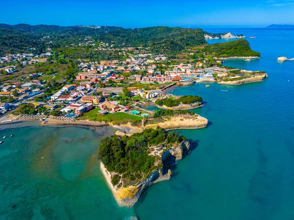 Yunan Sidari kasabasındaki Kanal d 'amour Panoraması.