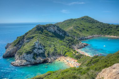 Yunan adası Korfu 'da Porto Timoni Sahili Panoraması.