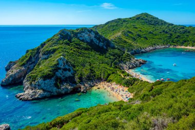 Yunan adası Korfu 'da Porto Timoni Sahili Panoraması.