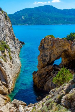Yunan adası Korfu 'da Porto Timoni Sahili Panoraması.