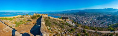 Yunan kenti Nafplio 'daki Palamidi kalesinin kalıntıları.