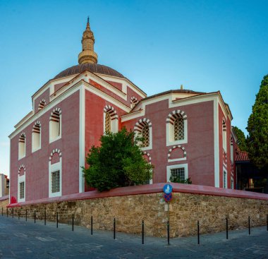 Yunanistan 'ın Rodos kentindeki Süleyman camisinin gün doğumu manzarası.