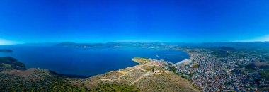 Palamidi Kalesi ve Yunan kenti Nafplio 'nun Panorama manzarası.