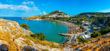 Rodos adasındaki Yunan kenti Lindos 'un Panorama manzarası.