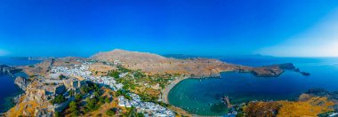 Yunan adası Rodos 'taki Lindos Akropolünün hava görüntüsü.