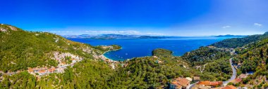 Yunanistan 'ın Korfu adasındaki Kalami Koyu' nun Panorama manzarası.