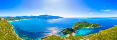 Yunan adası Korfu 'da Porto Timoni Sahili Panoraması.