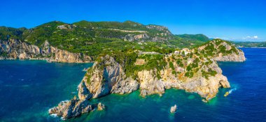 Paleokastritsa Manastırı Yunan adası Korfu 'da.