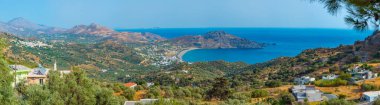 Girit adasındaki Yunan Plakias kentinin Panorama manzarası.