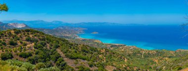 Yunan adası Girit 'teki Mirabello Körfezi manzarası.