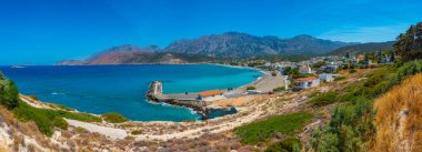 Yunanistan 'ın Girit adasındaki Pachia Ammos köyünün Panorama manzarası.