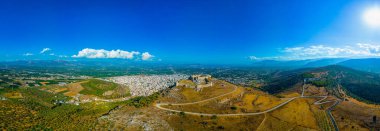 Yunan kenti Argos yakınlarındaki Larissa kalesinin Panorama manzarası.