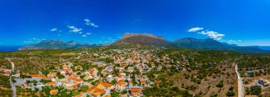 Yunan kenti Aeropoli 'nin Panorama manzarası.
