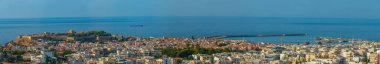 Girit adasındaki Yunan kenti Rethimno 'nun Panorama manzarası.