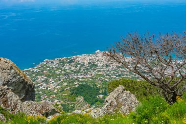 İtalyan şehri manzarası Ischia Adası 'ndaki Forio.