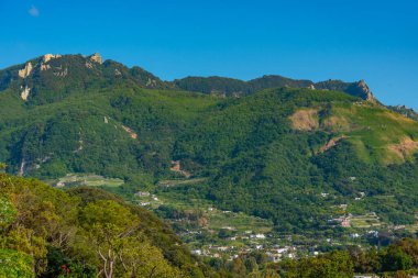 Monte Epomeo Dağı İtalyan adası Ischia 'da.