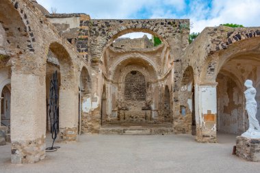 İtalyan adası Ischia 'daki Castello Aragonese süslemeleri..