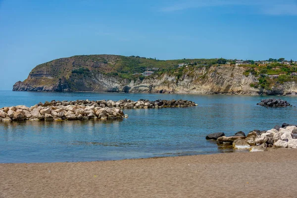 Giornata Sole Sulla Piccola Spiaggia Sant Angelo Isola Ischia — Foto Stock