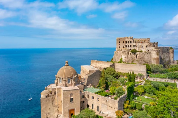 Castello Aragonese Utanför Italiens Kust Ischia — Stockfoto
