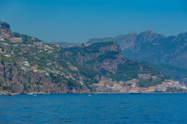 İtalya 'daki Amalfi kasabasının Panorama manzarası.