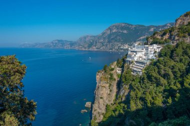 İtalya 'nın Costiera Amalfitana sahilindeki lüks otel..