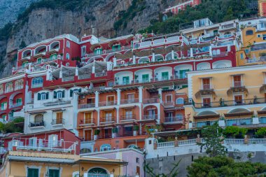 İtalya 'daki Positano kasabasının manzarası.