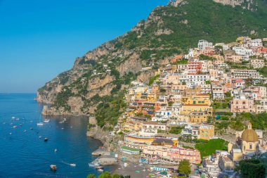 İtalya 'daki Positano kasabasının manzarası.