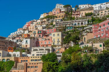 İtalya 'daki Positano kasabasının manzarası.