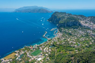 İtalyan adası Capri 'nin Panorama manzarası.