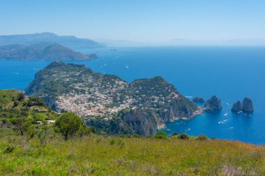 İtalyan adası Capri 'nin Panorama manzarası.