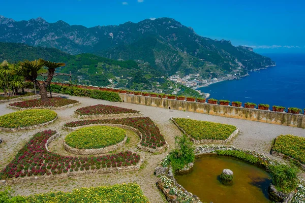 stock image Colorful, symmetrical garden at Villa Rufolo in Ravello, Italy.