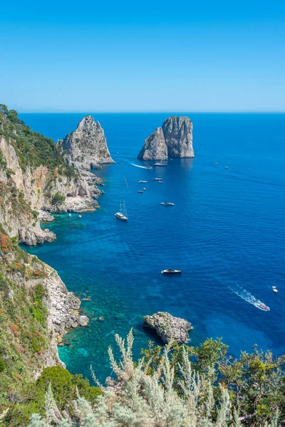 Faraglioni Stenar Utanför Kusten Capri Italien — Stockfoto