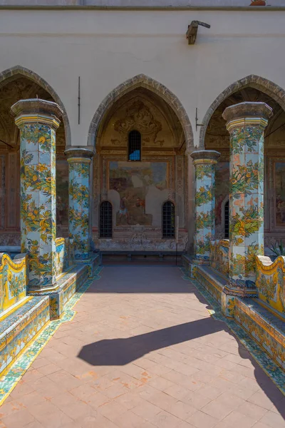 Columnas Coloridas Claustro Santa Chiara Nápoles Italia — Foto de Stock