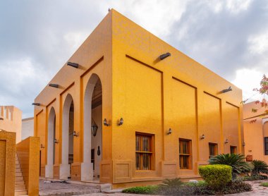 Katar 'ın Doha kentindeki Katara kültür köyündeki Altın Cami..