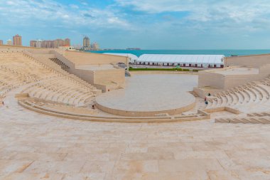 Katar 'ın Doha kentindeki Katara kültür köyünde amfiteatr..