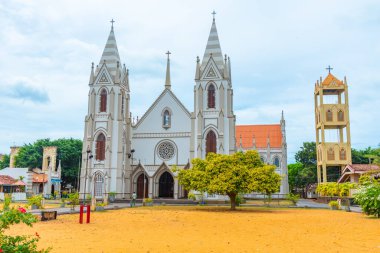Negombo, Sri Lanka 'daki Aziz Sebastian Kilisesi manzarası.