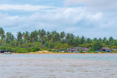 Sri Lanka 'daki Kalpitiya plajı manzarası.