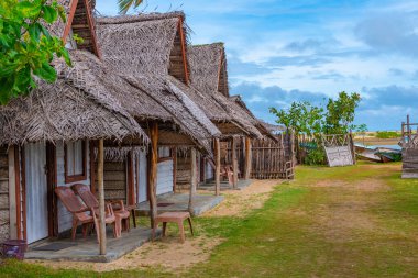 Sri Lanka 'daki Kalpitiya' da turist kulübeleri.
