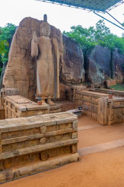 Sri Lanka 'da Aukana Buddha heykeli.
