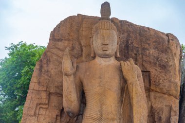 Sri Lanka 'da Aukana Buddha heykeli.