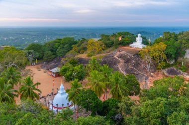 Sri Lanka 'daki Mihintale Budist sitesi.
