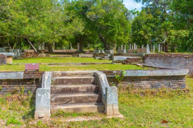 Anuradhapura, Sri Lanka 'da Ratnaprasada harabeleri.