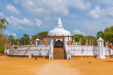Anuradhapura, Sri lanka'da Lankarama stupa.