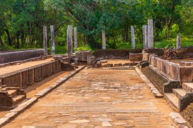 Anuradhapura, Sri Lanka 'da Ratnaprasada harabeleri.