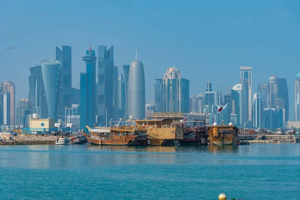 Παραδοσιακά Dhows Ορίζοντα Της Ντόχα Στο Κατάρ — Φωτογραφία Αρχείου