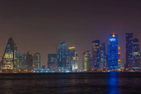 Vista Noturna Horizonte Doha Capital Qatar — Fotografia de Stock