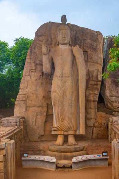 斯里兰卡的Aukana Buddha雕像 — 图库照片