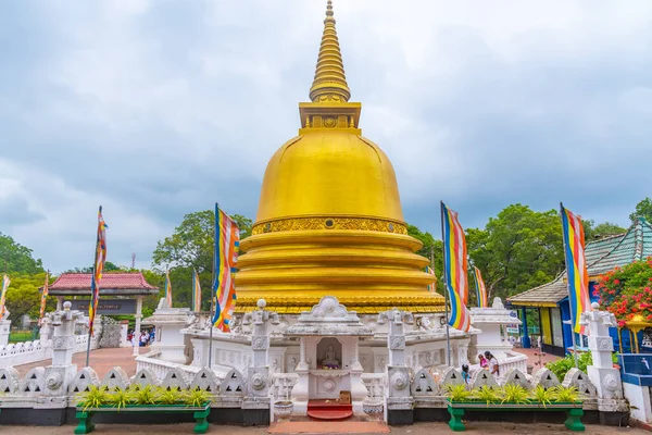 stock image Stupa at the golden temple in Sri Lanka.