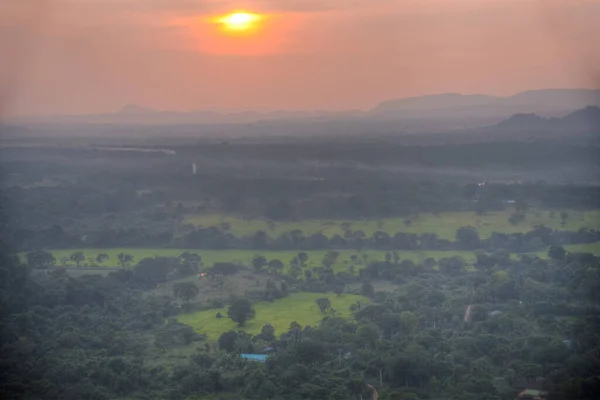Vista Sul Tramonto Del Paesaggio Vicino Sigiriya Pidurangala Sri Lanka — Foto Stock
