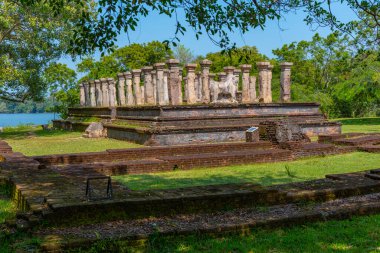 Polonnaruwa, Sri Lanka 'daki Nissanka Malla Sarayı kalıntıları..